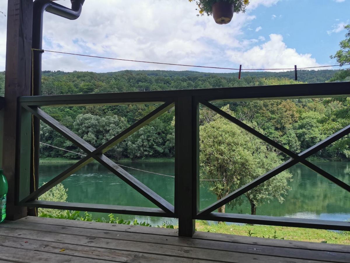 Brvnara Na Obali Reke Drine Villa Beserovina Bagian luar foto
